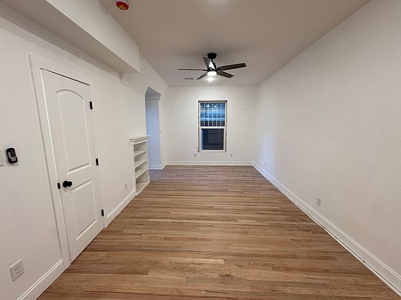 5th image of 930 N Logan St #201