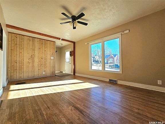 4th image of 328 6th Ave NW