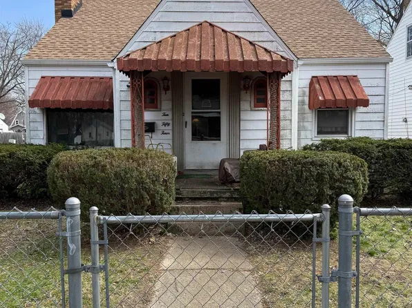 1054 Huey St, South Bend, IN 46628