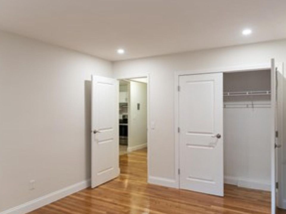 2nd image of 11 Milford St #11