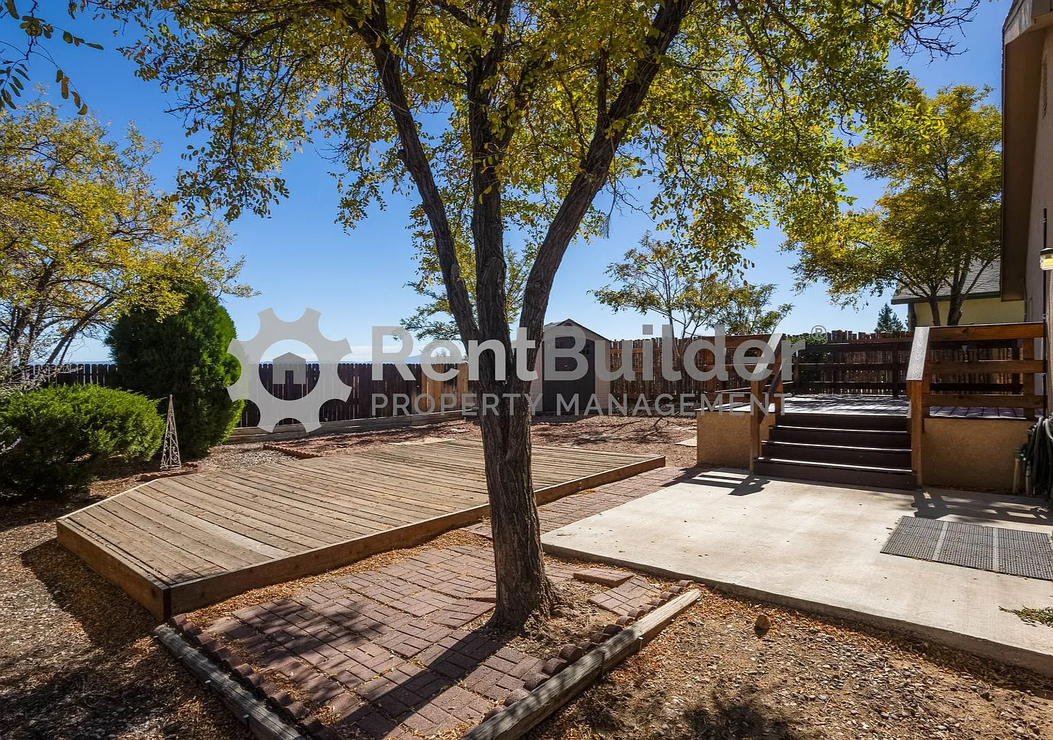 3 bed, 2.0 bath, 1400 sqft, $1,895 — Photo 2