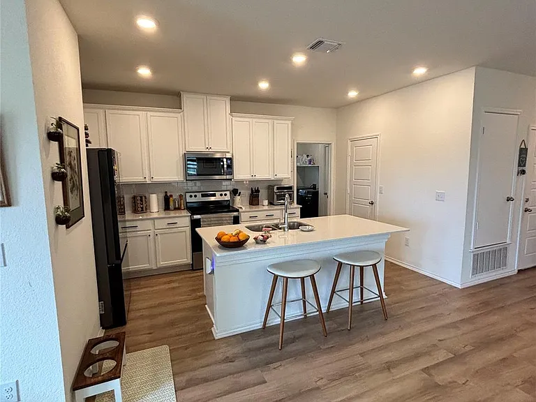 8013 Philbrook Dr — Photo 18