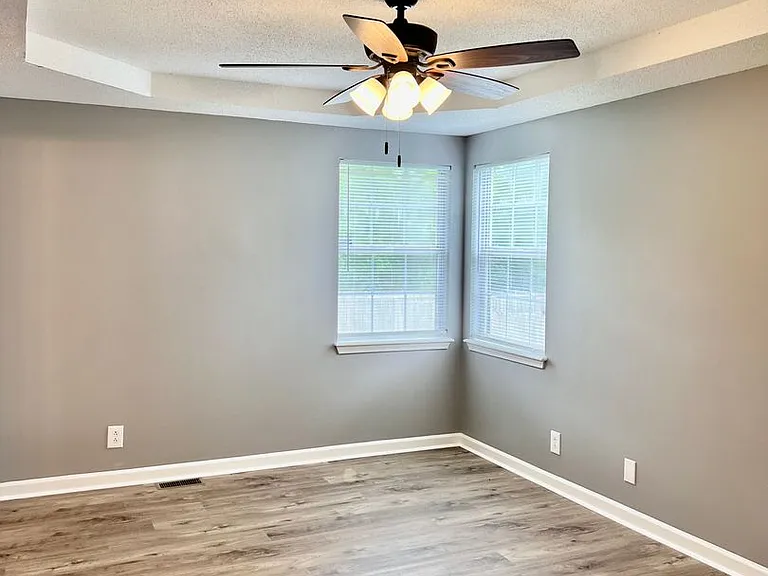 407 Donna Dr — Photo 12