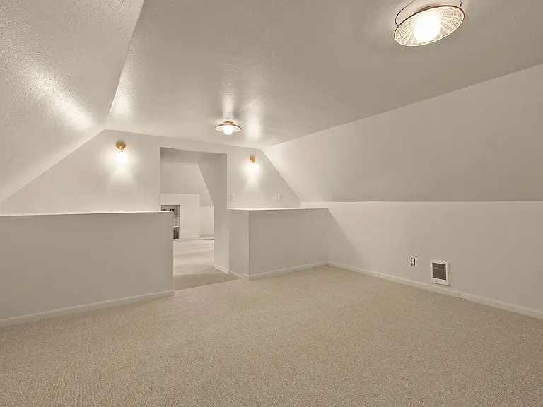 180 McDowell Dr — Photo 16