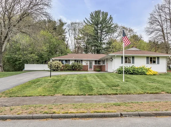 26 Reservoir Dr, Danvers, MA 01923