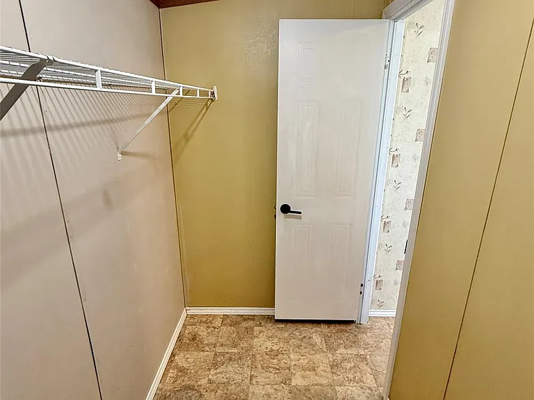3075 FM 2001 — Photo 16