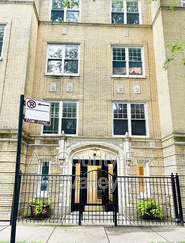 2 bed, 1.0 bath, $1,850 — Photo 1