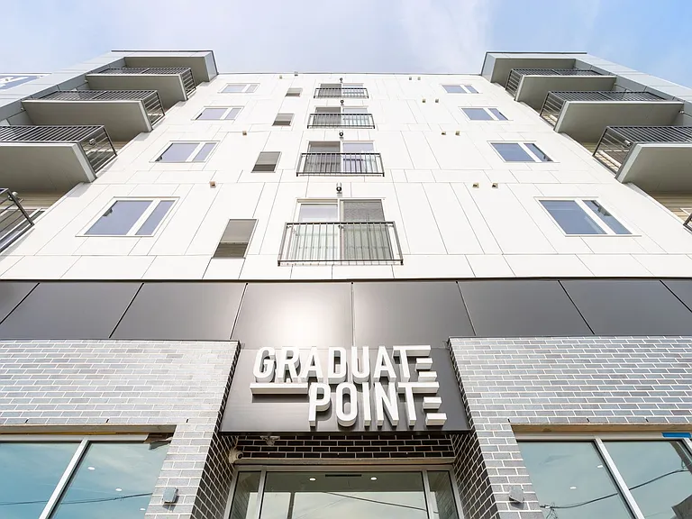 Graduate Pointe — Photo 223