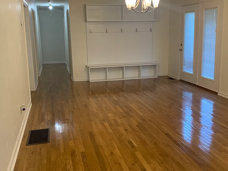 106 Lyon Ave — Photo 6