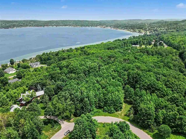 0 Orchard Dr, Boyne City, MI 49712