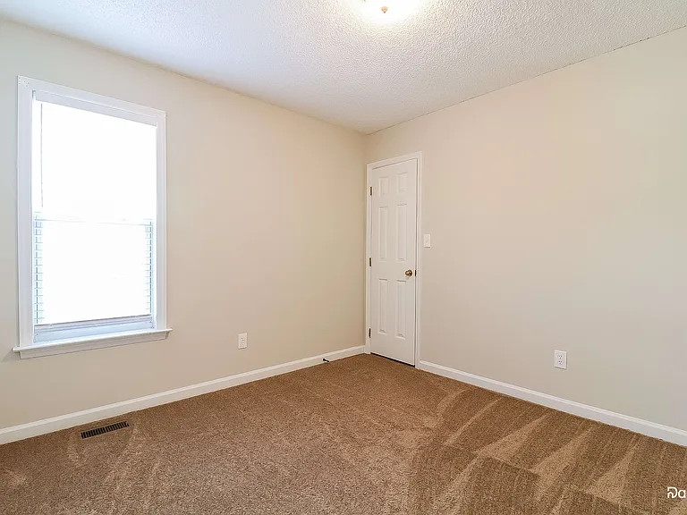 312 Hocutt Dr — Photo 13