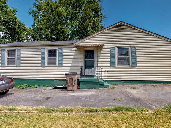 3rd image of 3721 Hewlett Dr