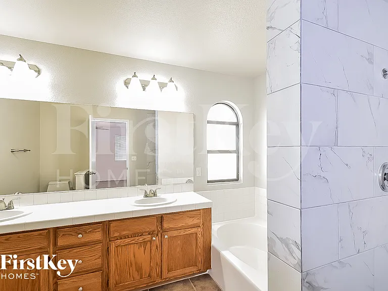1335 Clagett Ln — Photo 11