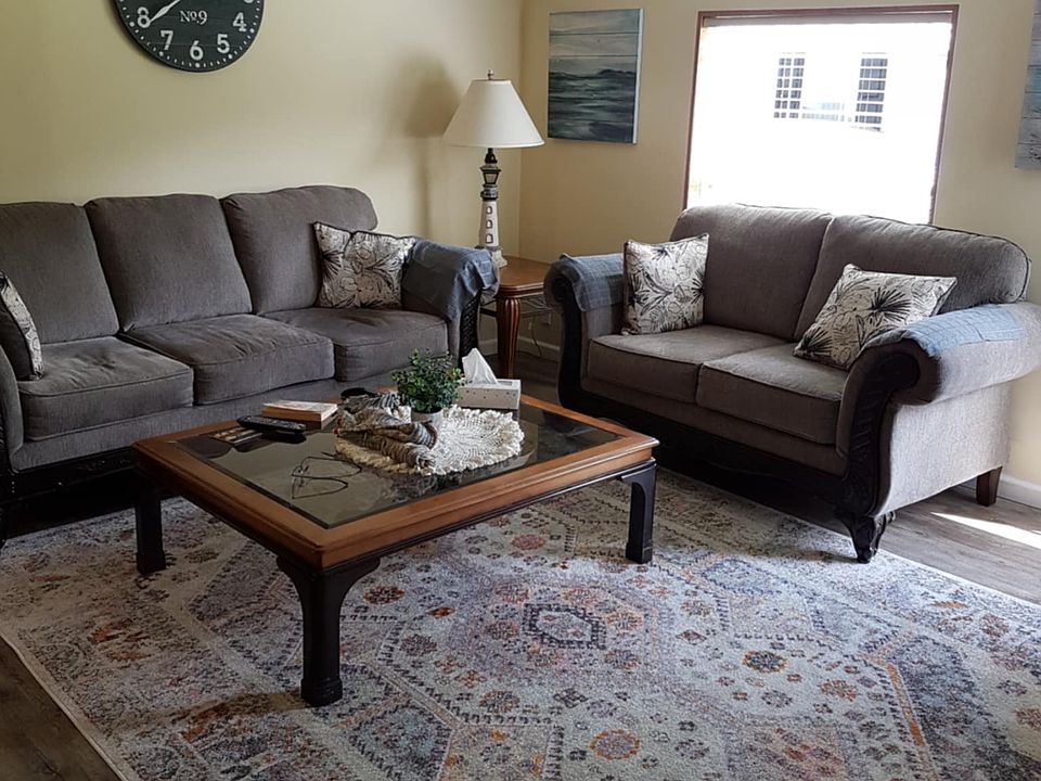 1st image of 736 Gladiola Dr