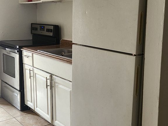 5th image of 12423 N 58th St #B
