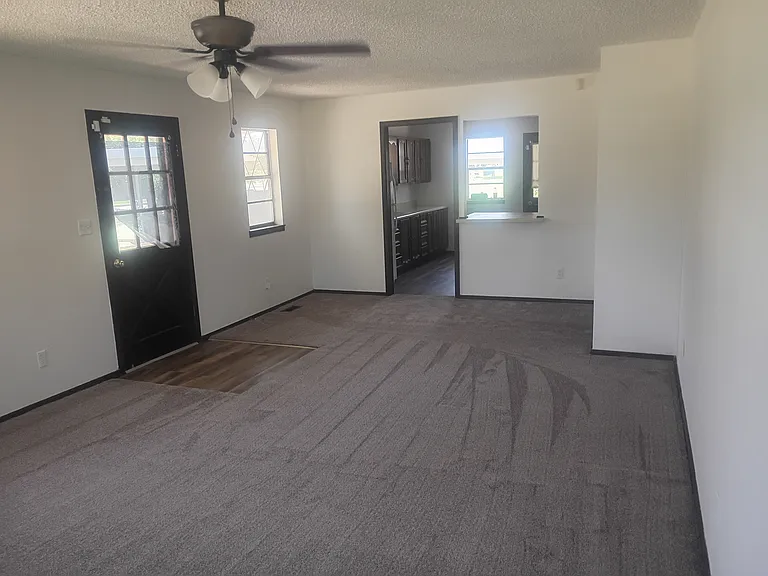 312 NW 2nd St — Photo 11