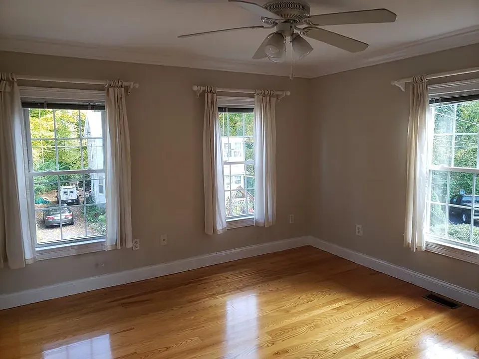 3 bed, 1.5 bath, $2,200 — Photo 2