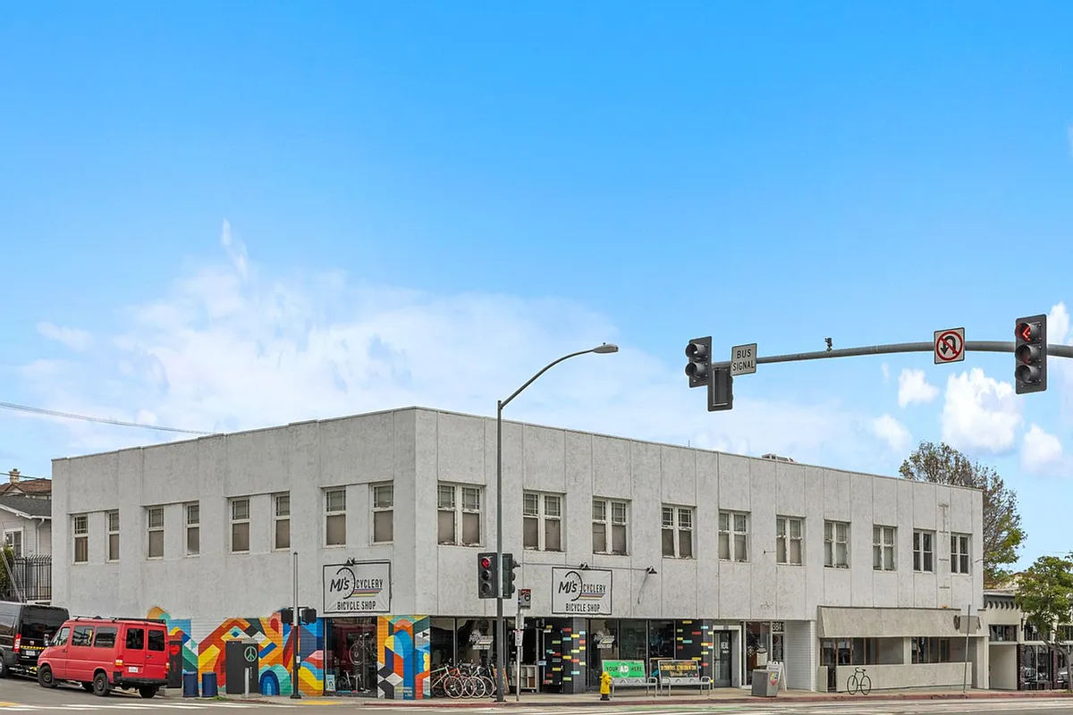 Building Photo - 3843 Park Blvd #4
