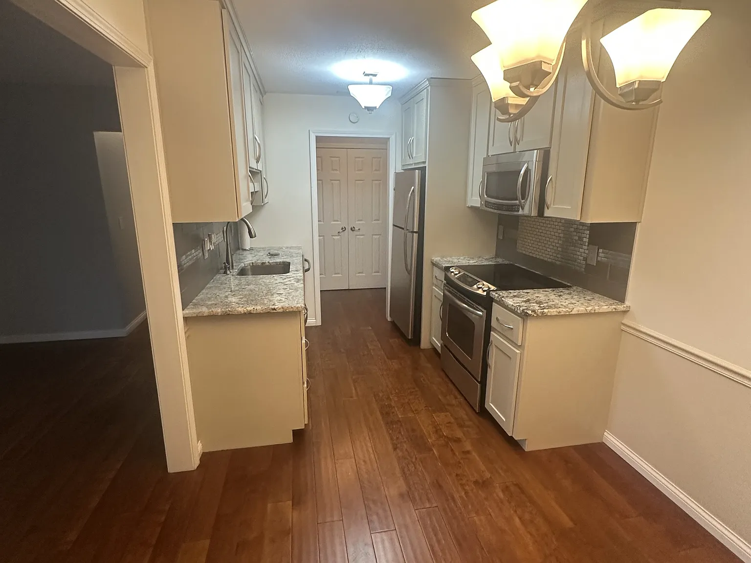4380 Brookside Court - Apt 107 — Photo 2