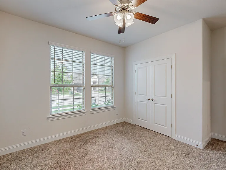 10925 Klondike Ln — Photo 19