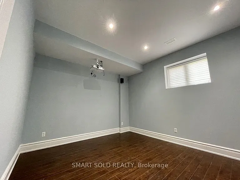 11 Lurgan Dr #BASEMENT — Photo 3