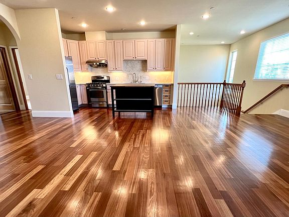 2nd image of 2752 Edison St
