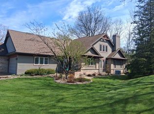 2960 Woods Edge Way, Fitchburg, WI 53711