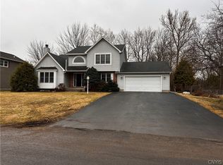 49 Glenridge Rd, Whitesboro, NY 13492