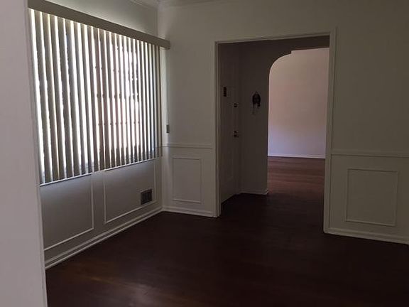 3rd image of 1120 N California St