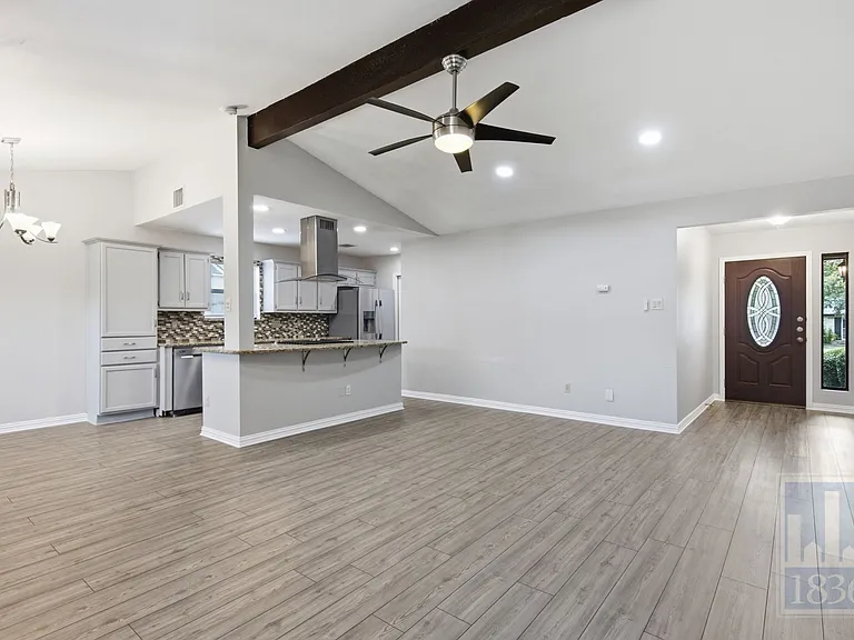 401 Oakridge Pass — Photo 6