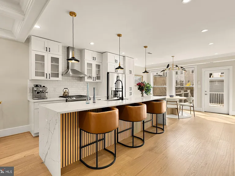 432 Emerson St NW — Photo 10