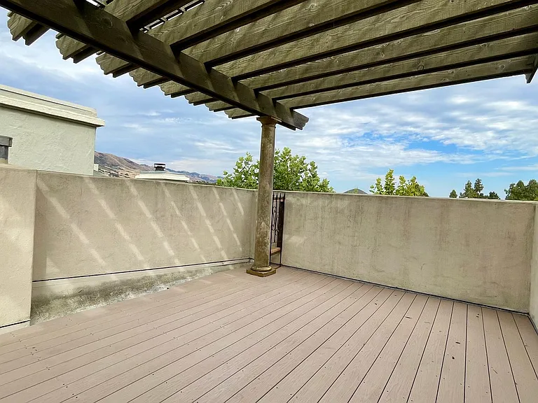 585 Bluerock Dr — Photo 18