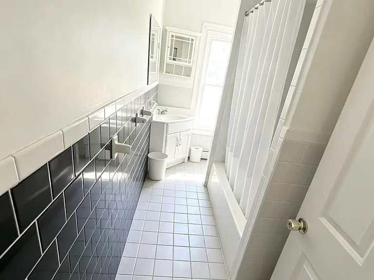 28 Hope St #3 — Photo 6