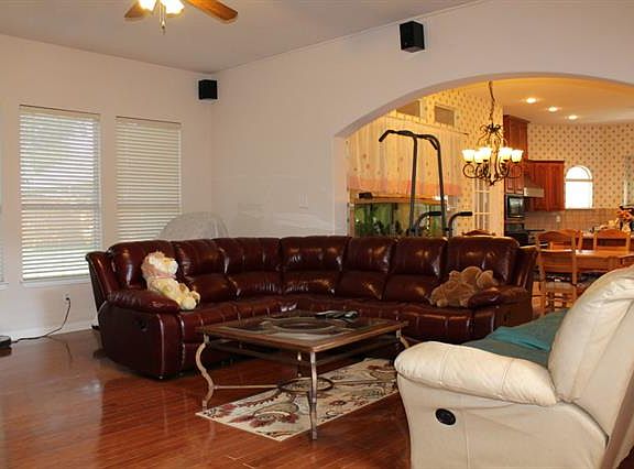 4th image of 6005 Park Ln