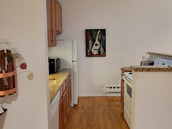 4th image of 533 S Dearborn St #7D