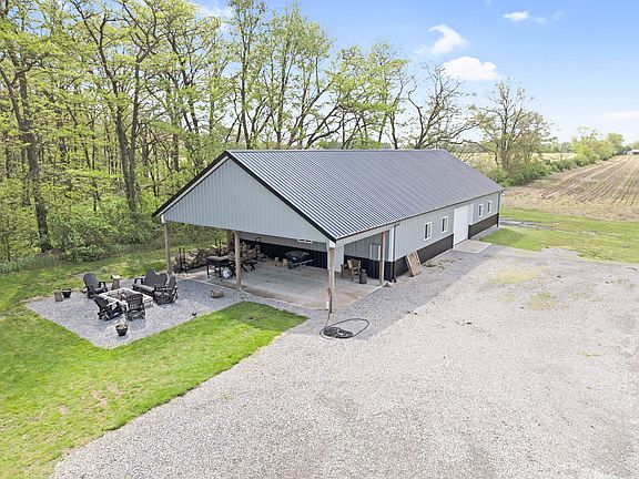 3rd image of 5583 Township Road 212