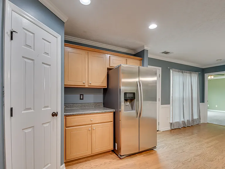 223 Old Berzelia Rd — Photo 12