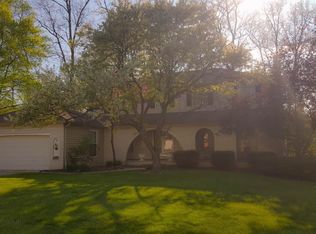 16572 N White Oaks Dr, Strongsville, OH