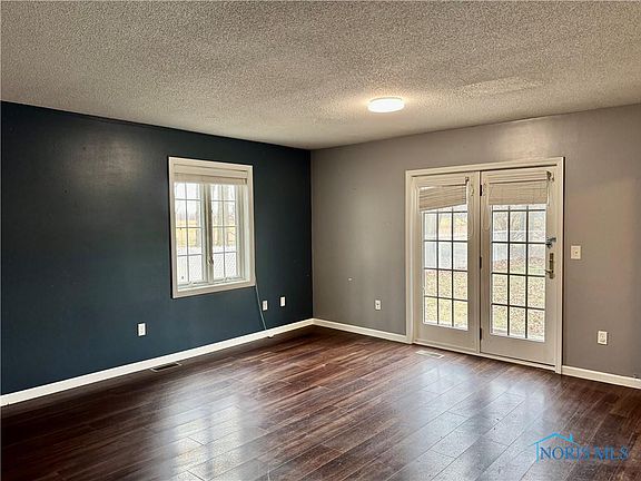 3rd image of 117 Scott Dr