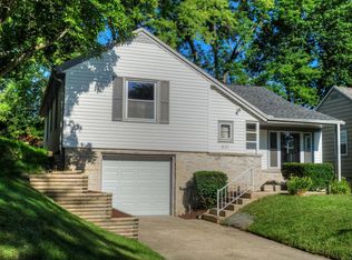 621 Pleasant View St, Wauwatosa, WI 53226