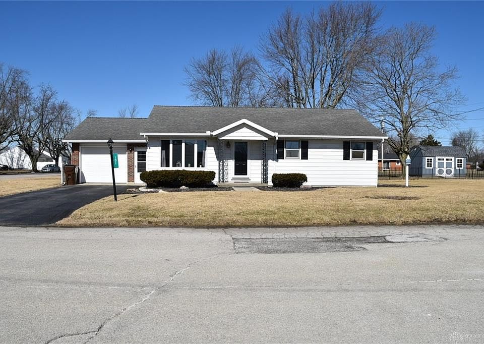 1st image of 101 Hickory Dr