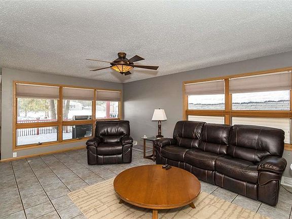 4th image of 819 W Ideal St
