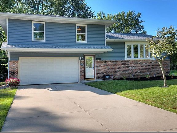 2nd image of 9421 Monticello Dr