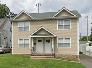6 Turs Ct, Wallington, NJ 07057