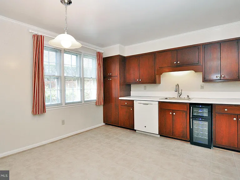 4847 Sangamore Rd #24 — Photo 6