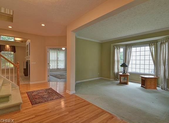 2nd image of 8915 Lakeview Dr