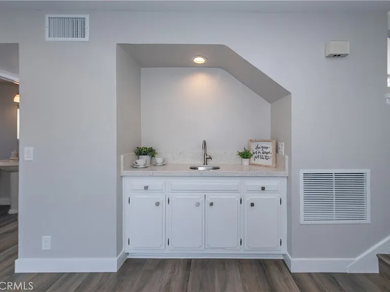 980 S Loyola Dr — Photo 15