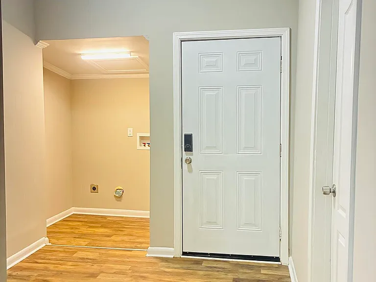 418 Orange St — Photo 12
