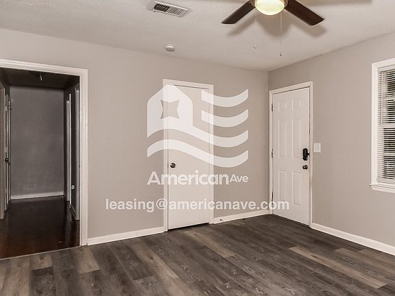 386717_005_wm_-_living_room_13295247.jpg