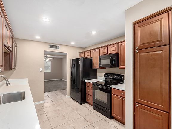 2nd image of 3917 W Kaler Dr